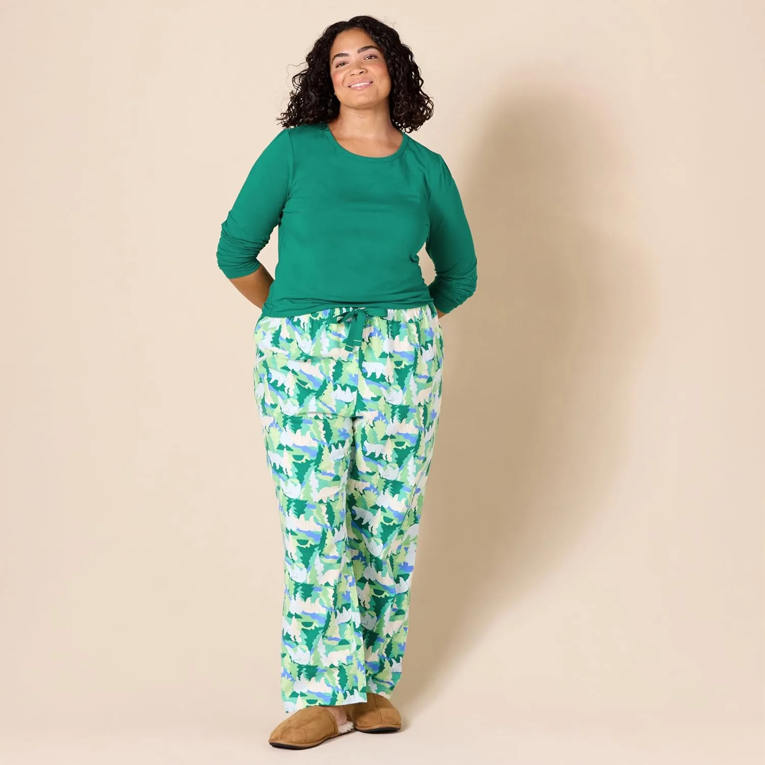 Amazon Essentials Women's Lightweight Flannel Pant and Long-Sleeve T-Shirt Sleep Set