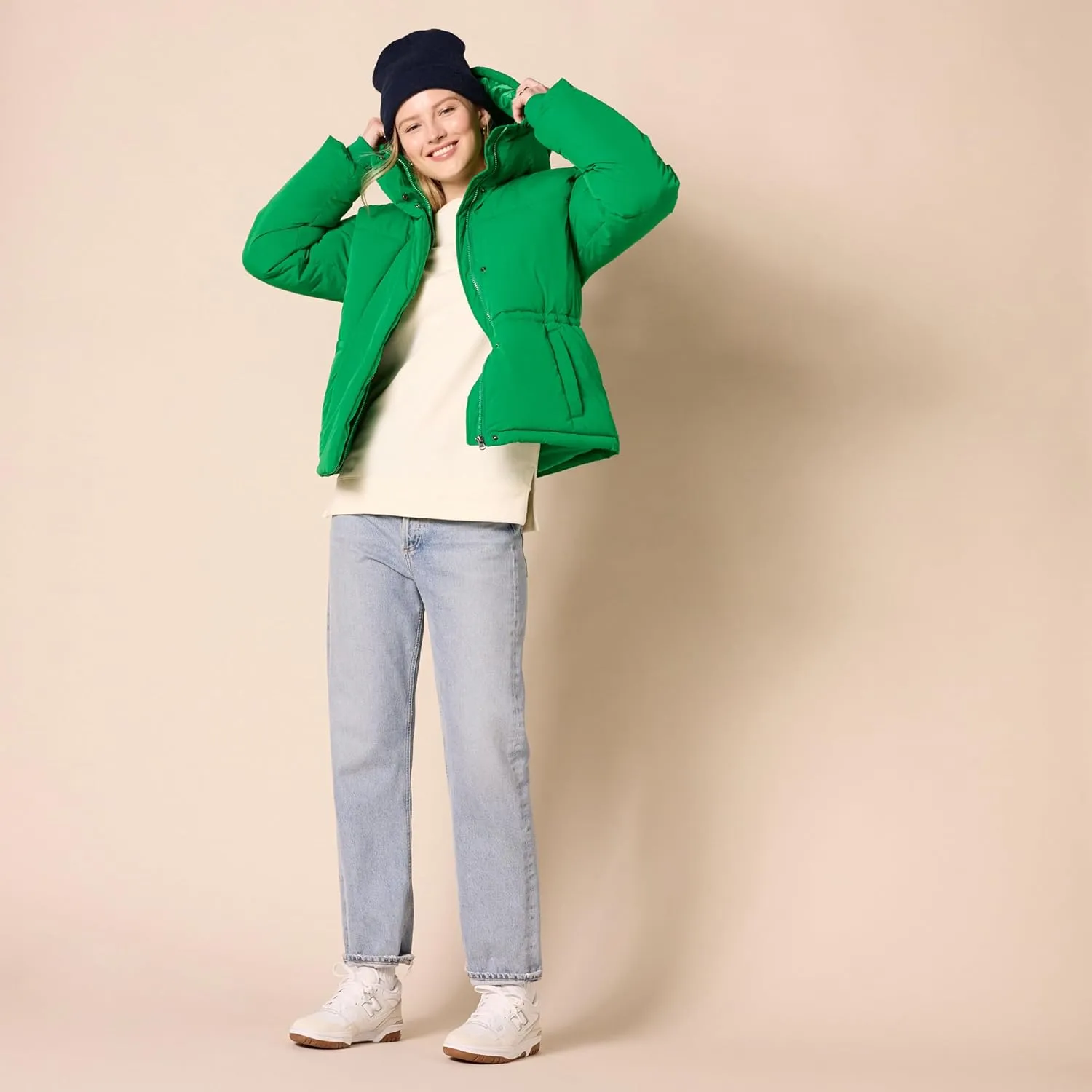 Amazon Essentials Women's Short Waisted Puffer Jacket (Available in Plus Size)