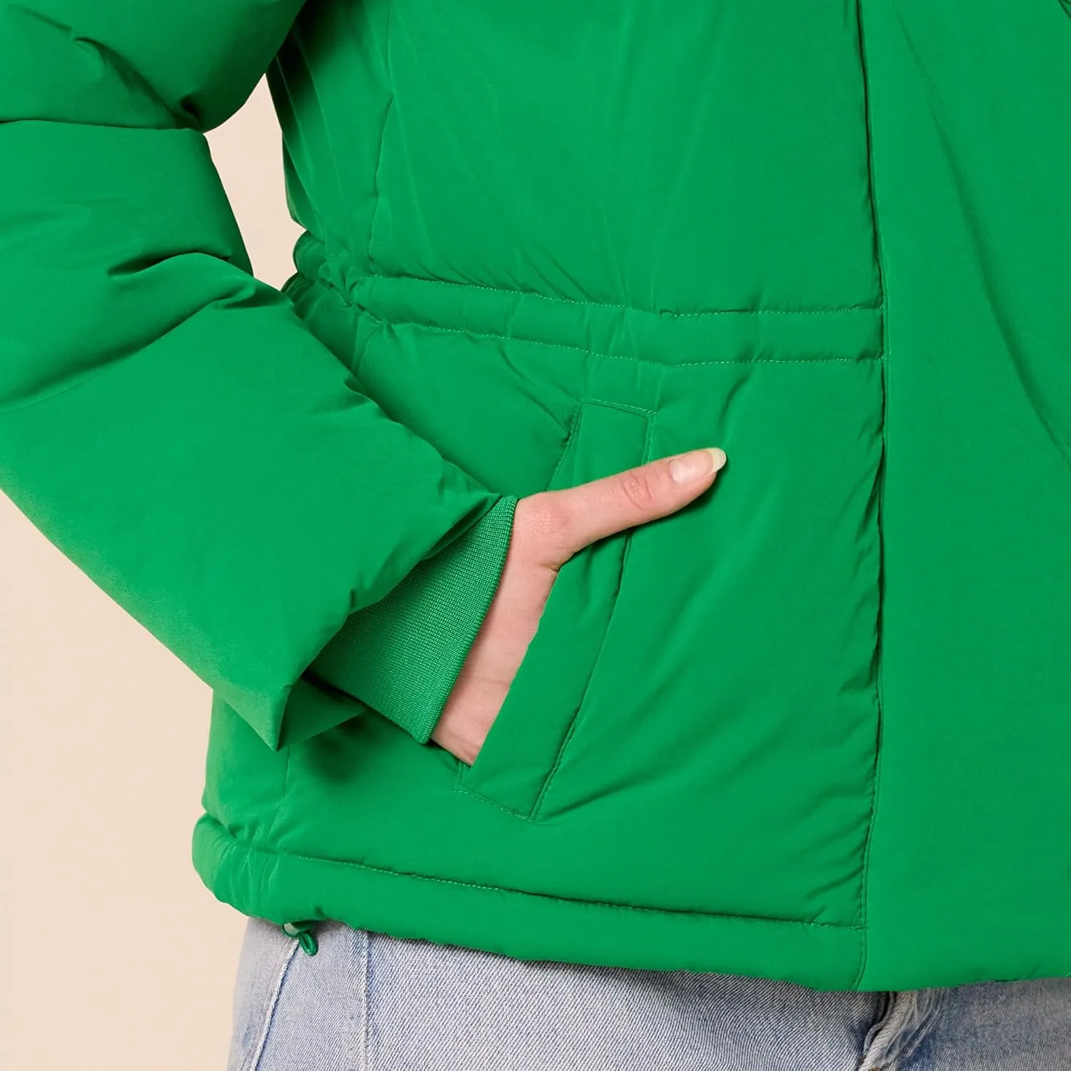 Amazon Essentials Women's Short Waisted Puffer Jacket (Available in Plus Size)
