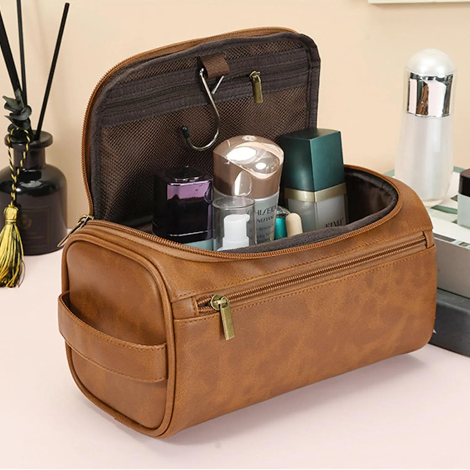 Toiletry Bag for Men Women with Hanging Hook,PU Leather Vintage Travel Dopp Kit,Toiletry Cosmetic Pouch,Large Shaving Bag Brown